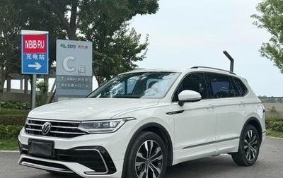 Volkswagen Tiguan II, 2021 год, 2 120 000 рублей, 1 фотография