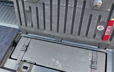 Toyota Land Cruiser 200, 2016 год, 5 700 000 рублей, 18 фотография