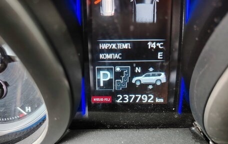 Toyota Land Cruiser Prado 150 рестайлинг 2, 2014 год, 2 950 000 рублей, 9 фотография