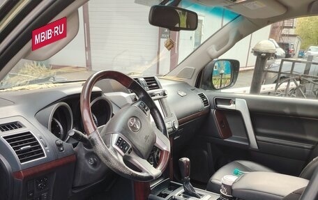 Toyota Land Cruiser Prado 150 рестайлинг 2, 2014 год, 2 950 000 рублей, 5 фотография