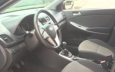Hyundai Solaris II рестайлинг, 2011 год, 630 000 рублей, 7 фотография