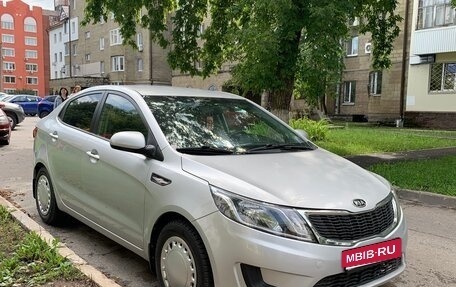 KIA Rio III рестайлинг, 2012 год, 750 000 рублей, 2 фотография