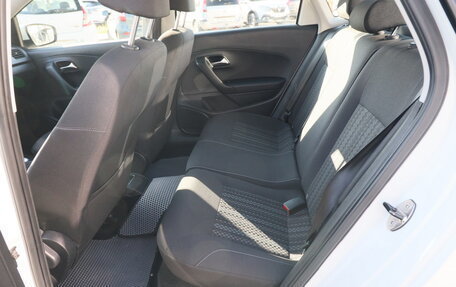 Volkswagen Polo VI (EU Market), 2016 год, 1 126 780 рублей, 18 фотография