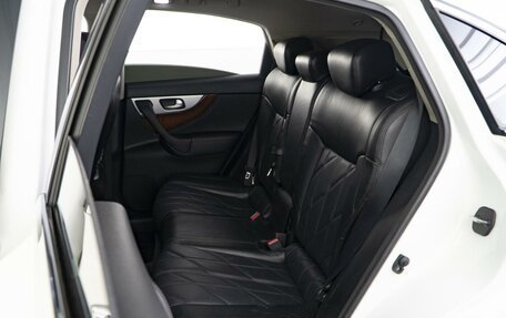 Infiniti QX70, 2013 год, 2 116 430 рублей, 10 фотография