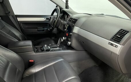 Volkswagen Touareg III, 2005 год, 1 030 000 рублей, 17 фотография