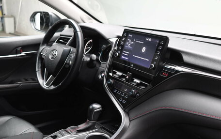 Toyota Camry, 2021 год, 3 349 000 рублей, 12 фотография