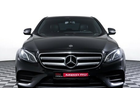 Mercedes-Benz E-Класс, 2019 год, 2 990 000 рублей, 2 фотография