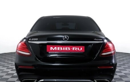 Mercedes-Benz E-Класс, 2019 год, 2 990 000 рублей, 3 фотография