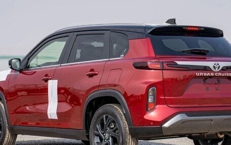 Toyota Urban Cruiser, 2024 год, 2 000 000 рублей, 5 фотография