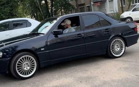 Mercedes-Benz C-Класс, 1998 год, 380 000 рублей, 3 фотография