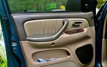 Toyota Sequoia II рестайлинг, 2005 год, 2 450 000 рублей, 14 фотография