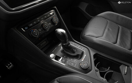 Volkswagen Tiguan II, 2017 год, 2 120 000 рублей, 17 фотография