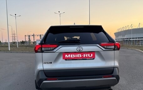 Toyota RAV4, 2019 год, 2 950 000 рублей, 8 фотография