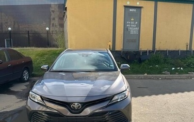 Toyota Camry, 2019 год, 2 300 000 рублей, 1 фотография