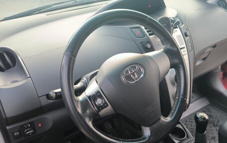 Toyota Yaris III рестайлинг, 2008 год, 600 000 рублей, 7 фотография