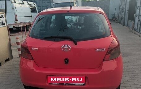 Toyota Yaris III рестайлинг, 2008 год, 600 000 рублей, 15 фотография