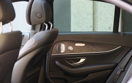 Mercedes-Benz E-Класс, 2019 год, 3 900 000 рублей, 12 фотография