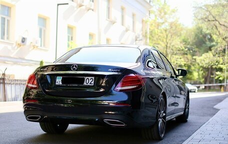 Mercedes-Benz E-Класс, 2019 год, 3 900 000 рублей, 6 фотография