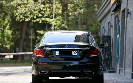 Mercedes-Benz E-Класс, 2019 год, 3 900 000 рублей, 9 фотография