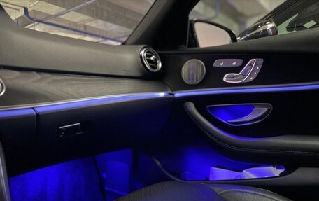 Mercedes-Benz E-Класс, 2019 год, 3 900 000 рублей, 24 фотография
