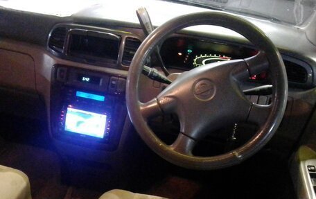 Nissan Liberty, 2001 год, 650 000 рублей, 2 фотография