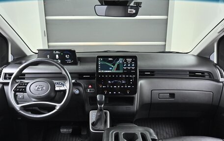 Hyundai Staria, 2022 год, 2 700 000 рублей, 8 фотография