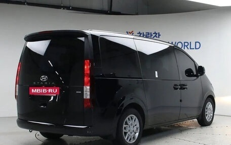 Hyundai Staria, 2022 год, 2 700 000 рублей, 3 фотография