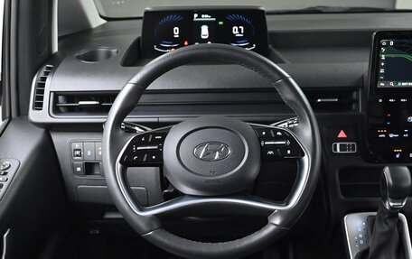 Hyundai Staria, 2022 год, 2 700 000 рублей, 14 фотография
