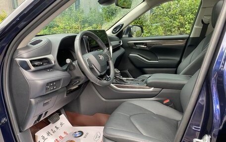Toyota Highlander, 2022 год, 3 170 000 рублей, 9 фотография