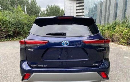 Toyota Highlander, 2022 год, 3 170 000 рублей, 6 фотография