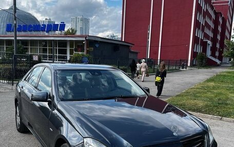 Mercedes-Benz E-Класс, 2011 год, 1 150 000 рублей, 3 фотография