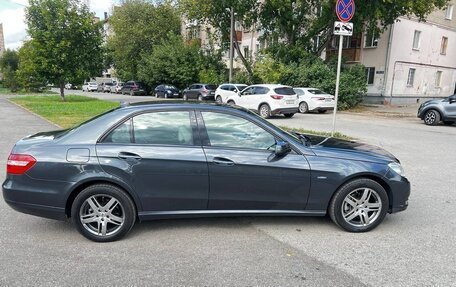 Mercedes-Benz E-Класс, 2011 год, 1 150 000 рублей, 6 фотография