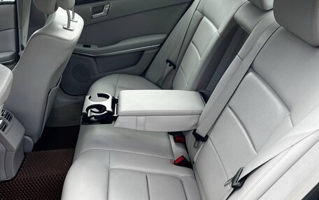 Mercedes-Benz E-Класс, 2011 год, 1 150 000 рублей, 28 фотография