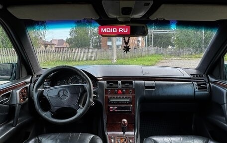 Mercedes-Benz E-Класс, 1997 год, 590 000 рублей, 11 фотография
