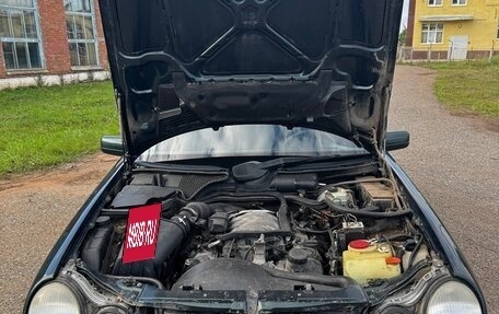 Mercedes-Benz E-Класс, 1997 год, 590 000 рублей, 9 фотография