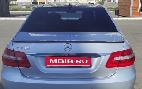 Mercedes-Benz E-Класс, 2010 год, 1 850 000 рублей, 2 фотография