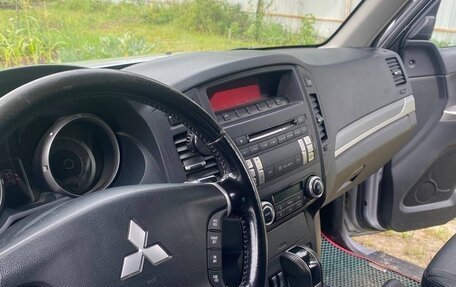 Mitsubishi Pajero IV, 2011 год, 1 815 000 рублей, 10 фотография