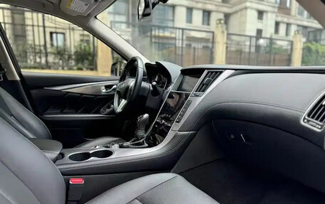 Infiniti Q50 I рестайлинг, 2021 год, 1 800 000 рублей, 10 фотография