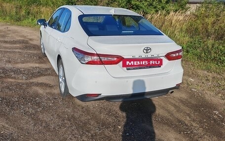 Toyota Camry, 2021 год, 2 395 000 рублей, 2 фотография