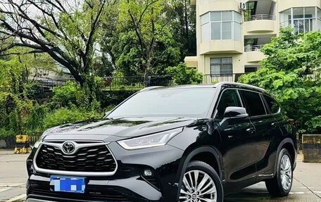 Toyota Highlander, 2022 год, 5 110 000 рублей, 1 фотография