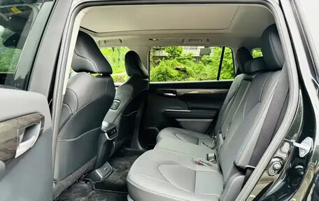 Toyota Highlander, 2022 год, 5 110 000 рублей, 14 фотография