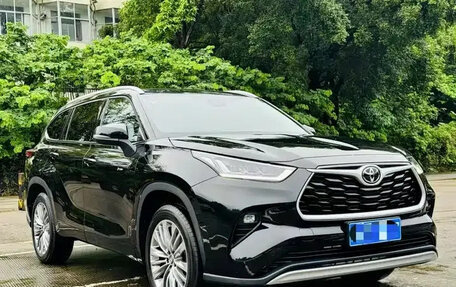 Toyota Highlander, 2022 год, 5 110 000 рублей, 3 фотография
