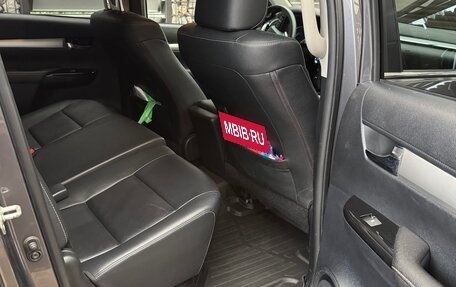 Toyota Hilux VIII, 2016 год, 3 250 000 рублей, 6 фотография