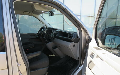 Volkswagen Caravelle T6 рестайлинг, 2021 год, 4 400 000 рублей, 14 фотография
