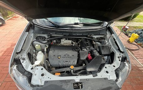 Mitsubishi Outlander III рестайлинг 3, 2010 год, 1 499 999 рублей, 8 фотография