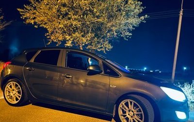 Opel Astra J, 2011 год, 800 000 рублей, 1 фотография