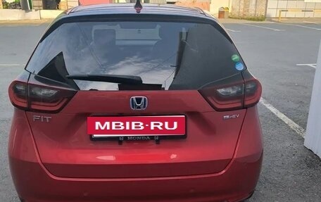 Honda Fit, 2020 год, 1 600 000 рублей, 4 фотография