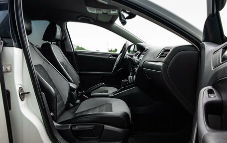 Volkswagen Jetta VI, 2013 год, 1 000 000 рублей, 10 фотография