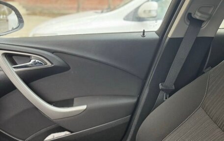 Opel Astra J, 2011 год, 800 000 рублей, 8 фотография