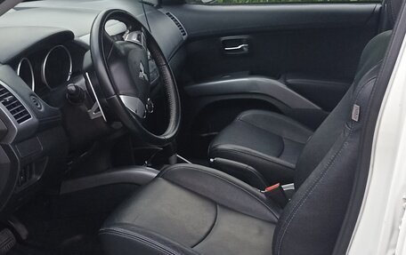 Mitsubishi Outlander III рестайлинг 3, 2012 год, 1 550 000 рублей, 18 фотография